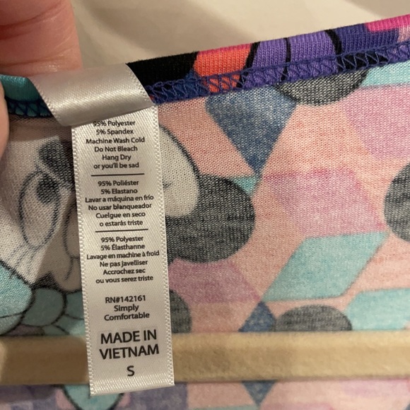 Lularoe Classic T knit top size small - Picture 4 of 5